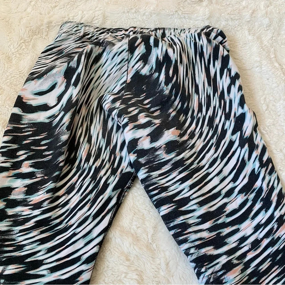 Nike Leg-A-See Windblur Leggings - Picture 10 of 12
